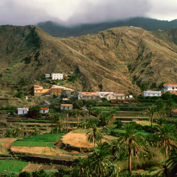 Alojera, La Gomera: Un Refugio Natural en la Isla Colombina