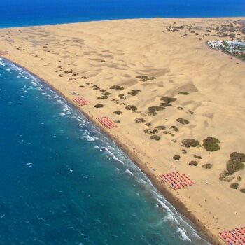 Nudismo en Gran Canaria: Guía de las Mejores Playas Naturistas