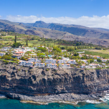 Santiago, La Gomera: Naturaleza, Cultura y Aventuras en la Isla Colombina